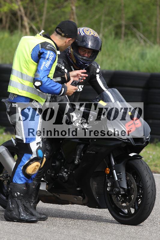 /Archiv-2025/10 23.04.2025 Cornu Master School ADR/rot-rouge/63